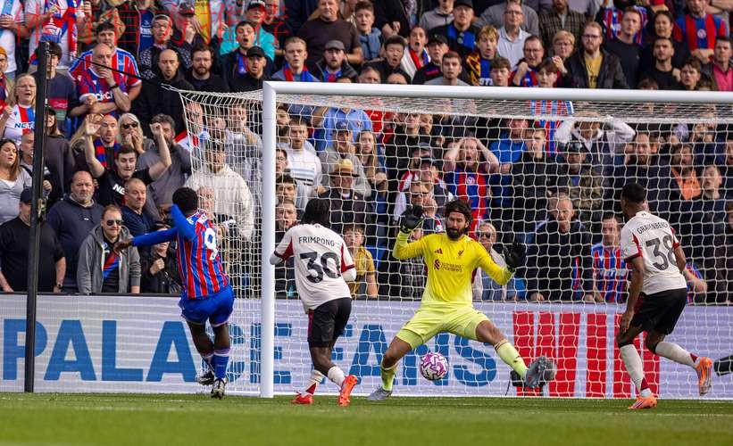 输急了？0-3后斯洛特破防：利物浦遭误判！曼城曾靠相似进球绝杀